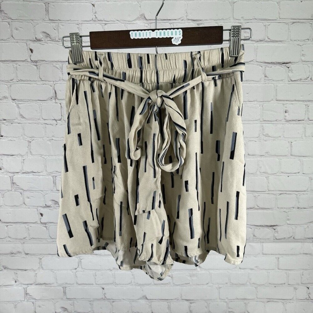 Final Touch Beige Blue Black Lines Elastic Waist High Rise Women’s Shorts S